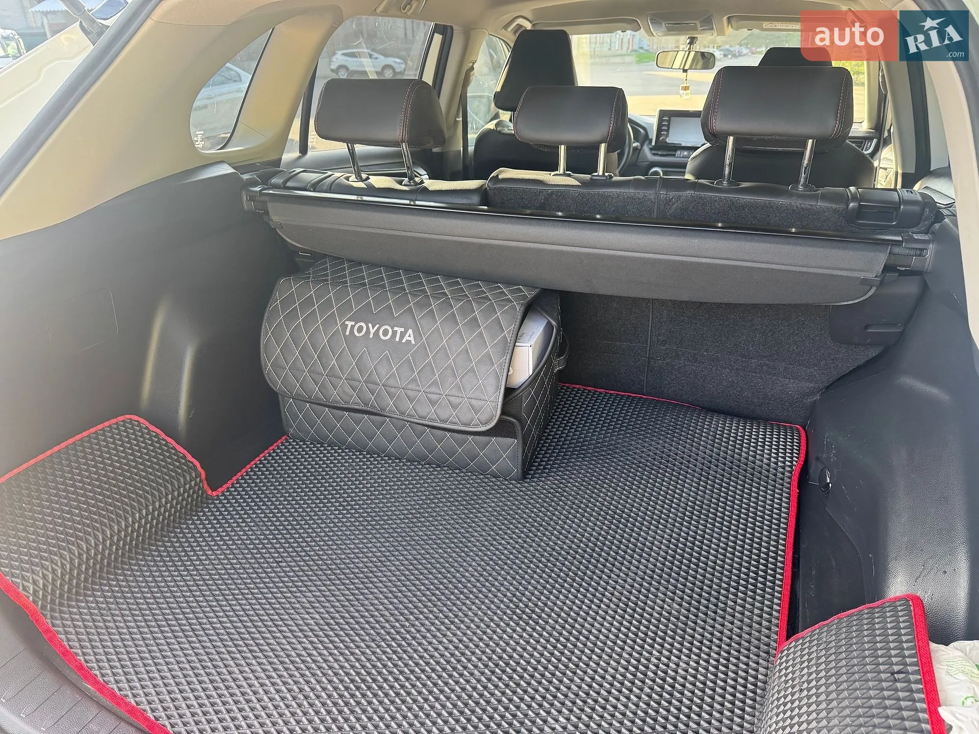 2020 Toyota RAV 4 - мініатюра 10