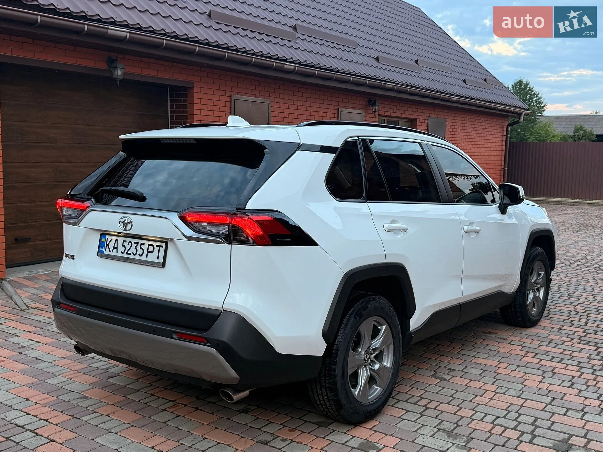 2022 Toyota RAV 4 - мініатюра 9
