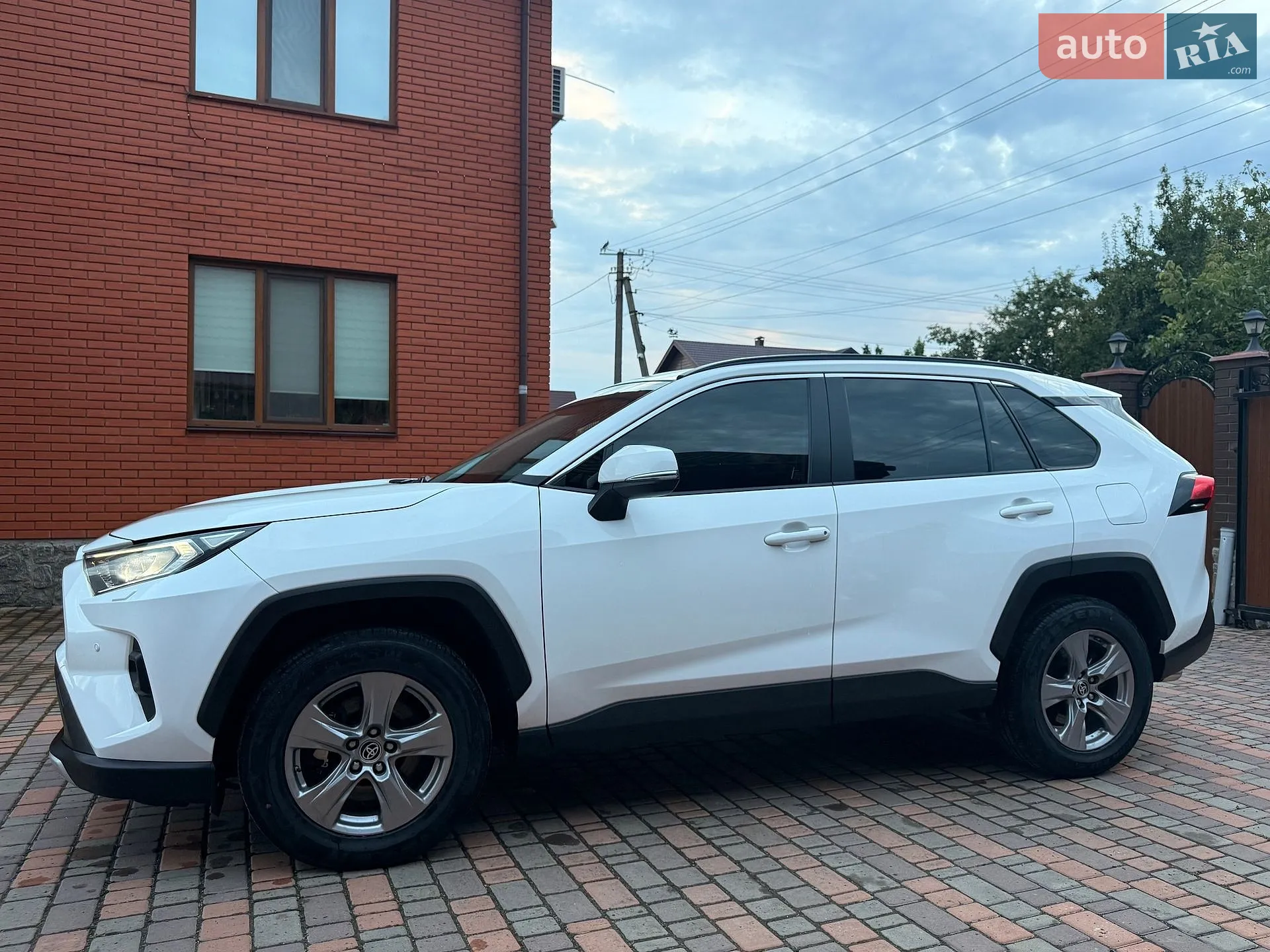 2022 Toyota RAV 4 - мініатюра 5