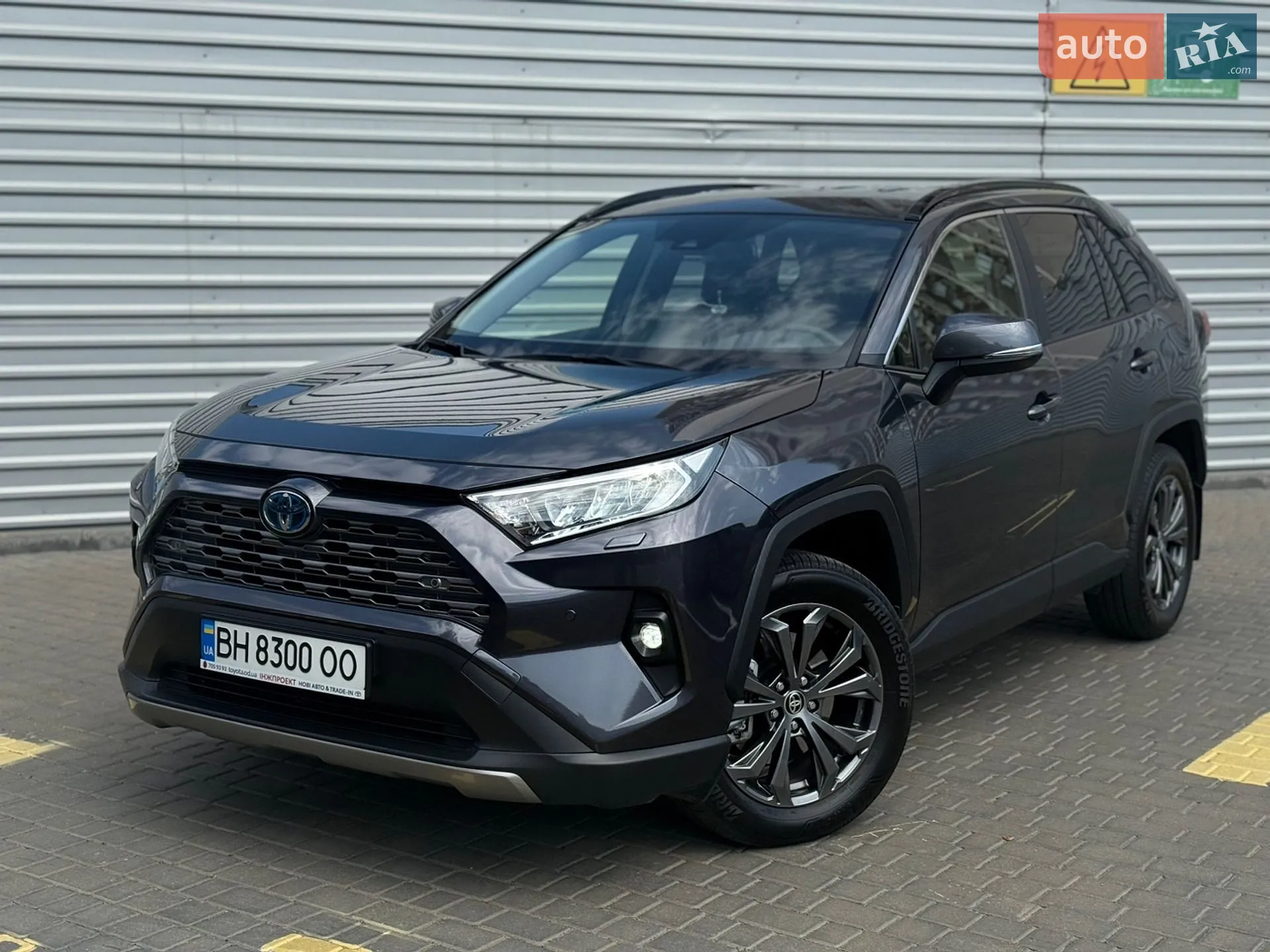 2025 Toyota RAV 4 - фото 1