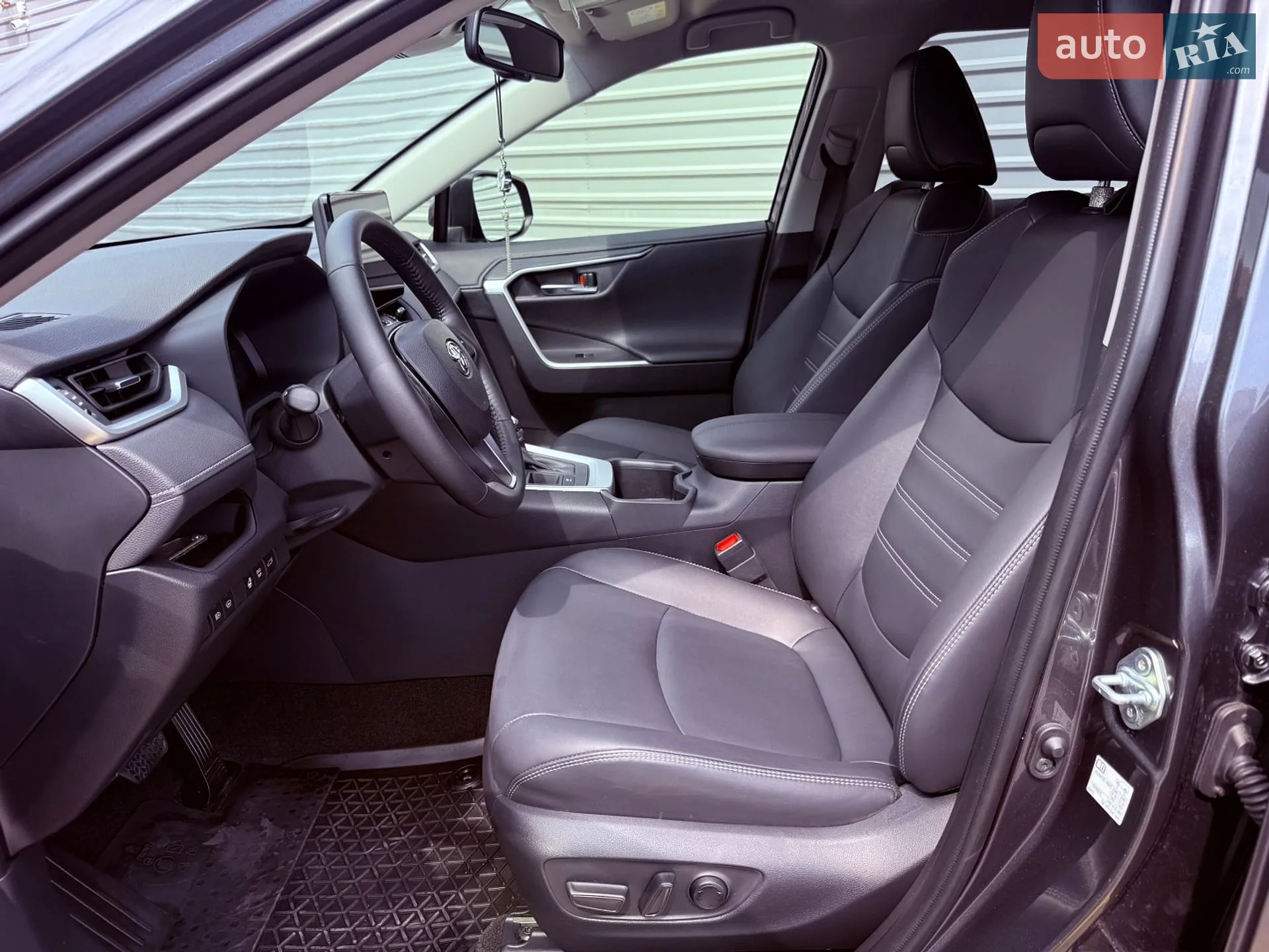 2025 Toyota RAV 4 - мініатюра 9
