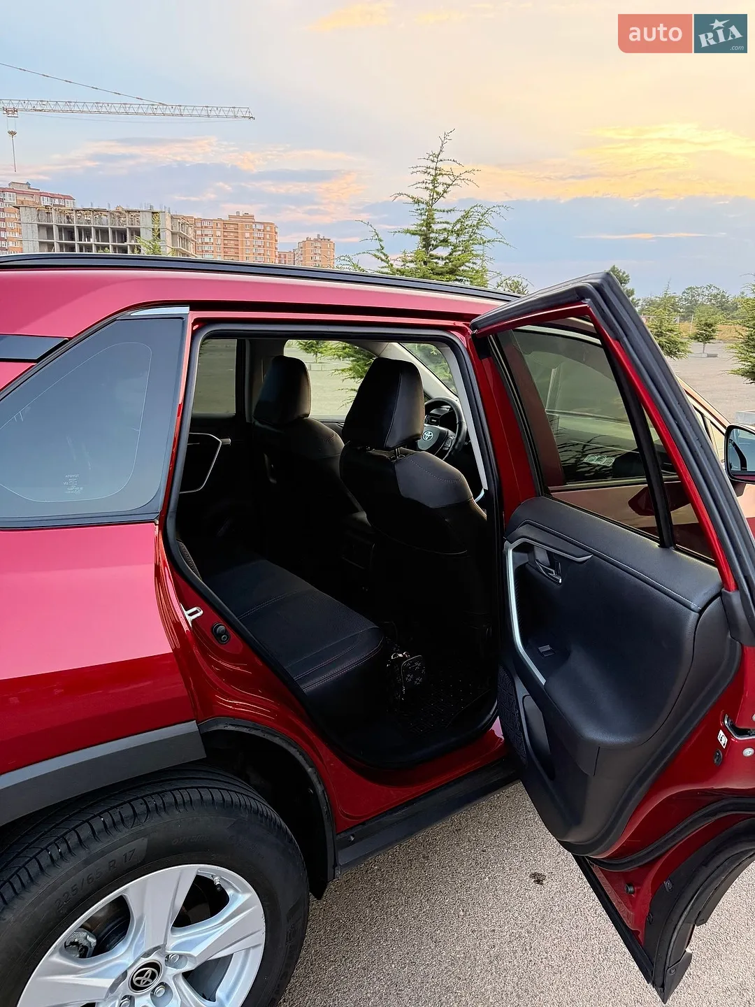 2019 Toyota RAV 4 - мініатюра 11