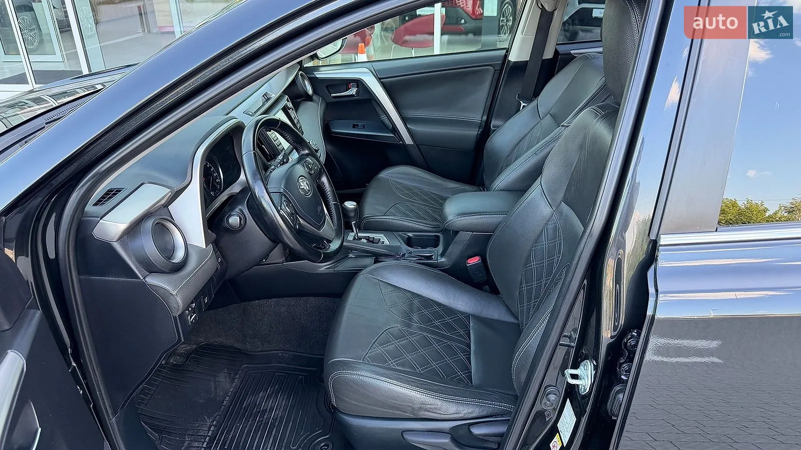 2016 Toyota RAV 4 - мініатюра 12