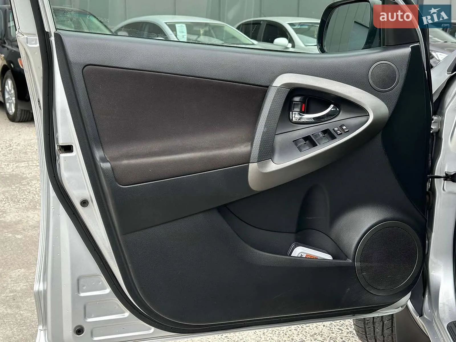 2010 Toyota RAV 4 - мініатюра 32