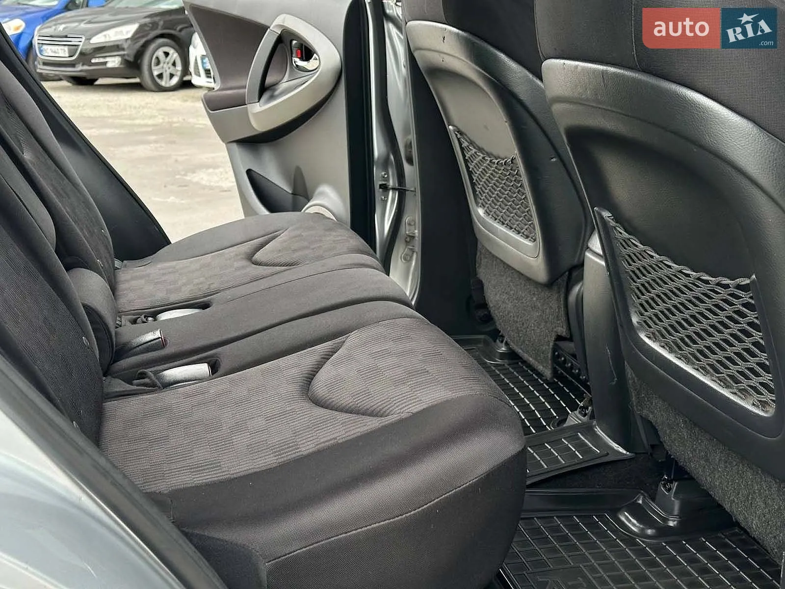 2010 Toyota RAV 4 - мініатюра 39