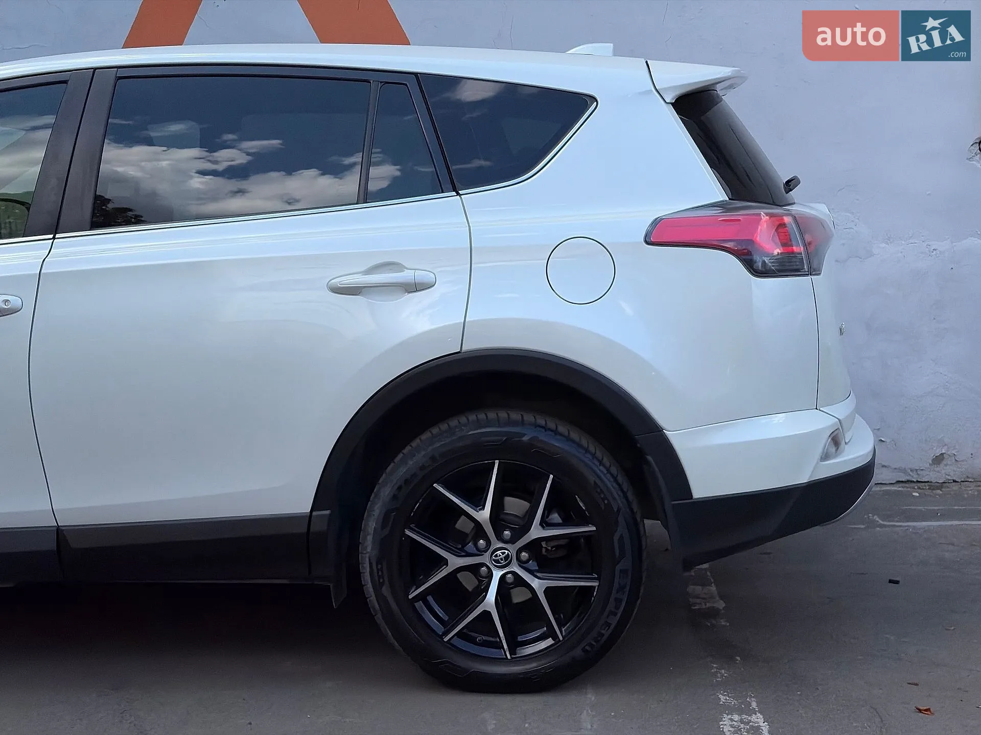 2017 Toyota RAV 4 - мініатюра 6