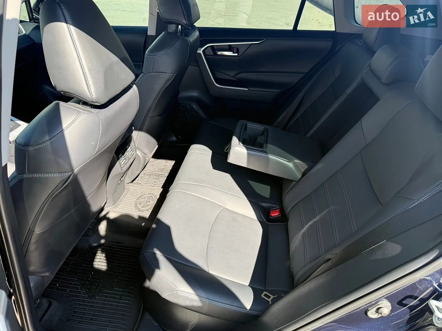 2021 Toyota RAV 4 - мініатюра 17