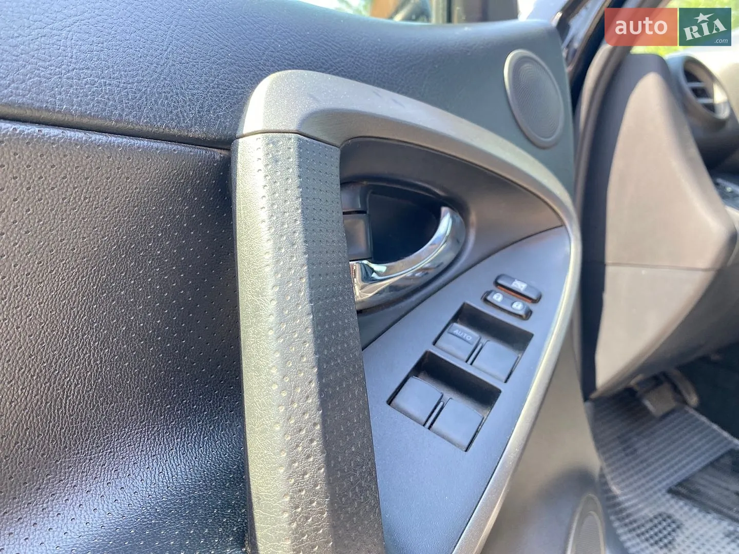 2010 Toyota RAV 4 - мініатюра 14