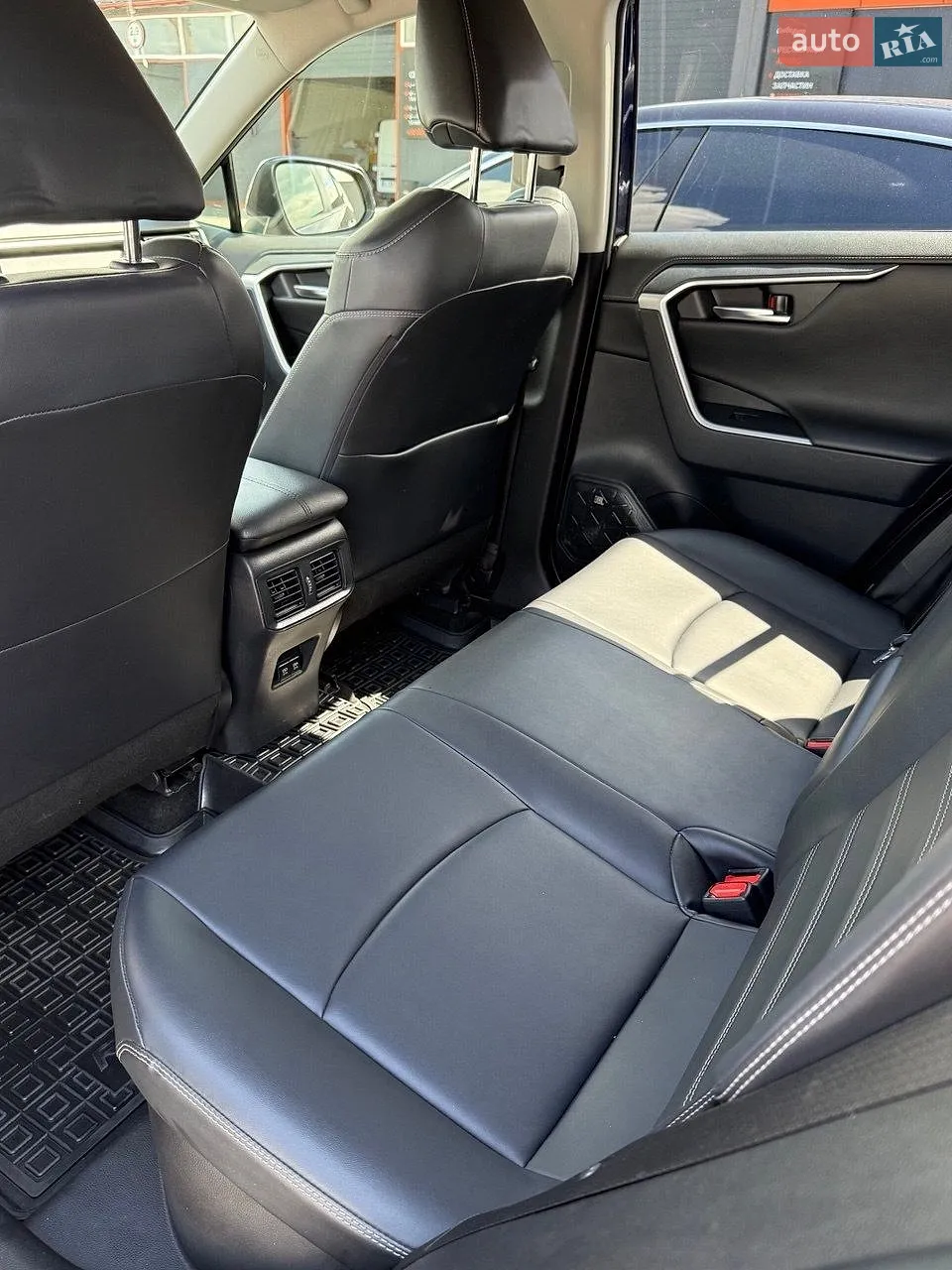 2019 Toyota RAV 4 - мініатюра 18