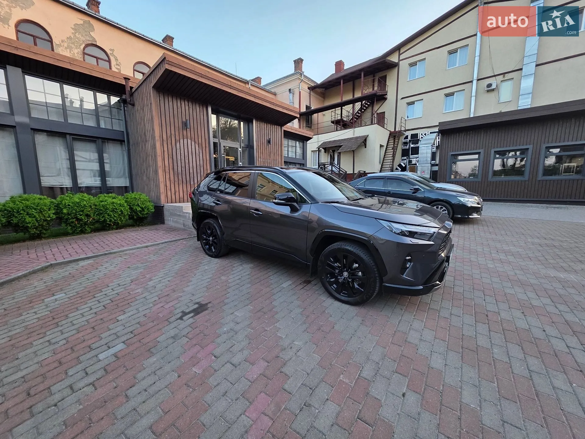 2024 Toyota RAV 4 - мініатюра 3