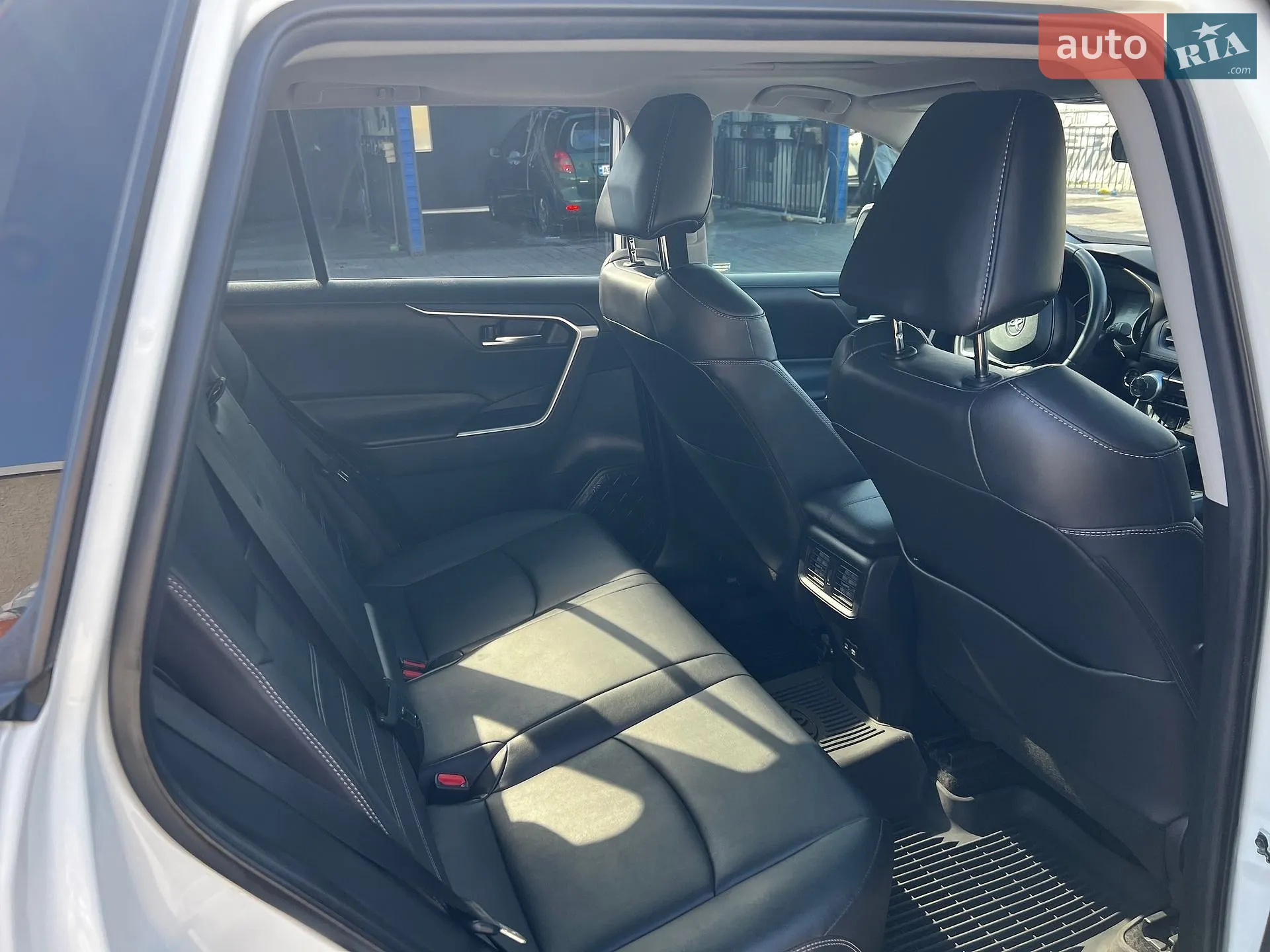 2019 Toyota RAV 4 - мініатюра 26