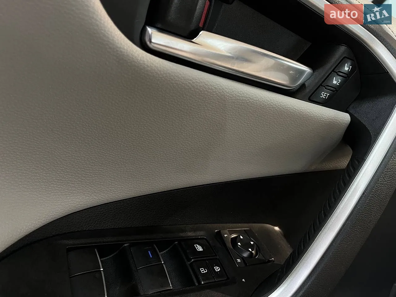 2020 Toyota RAV 4 - мініатюра 12