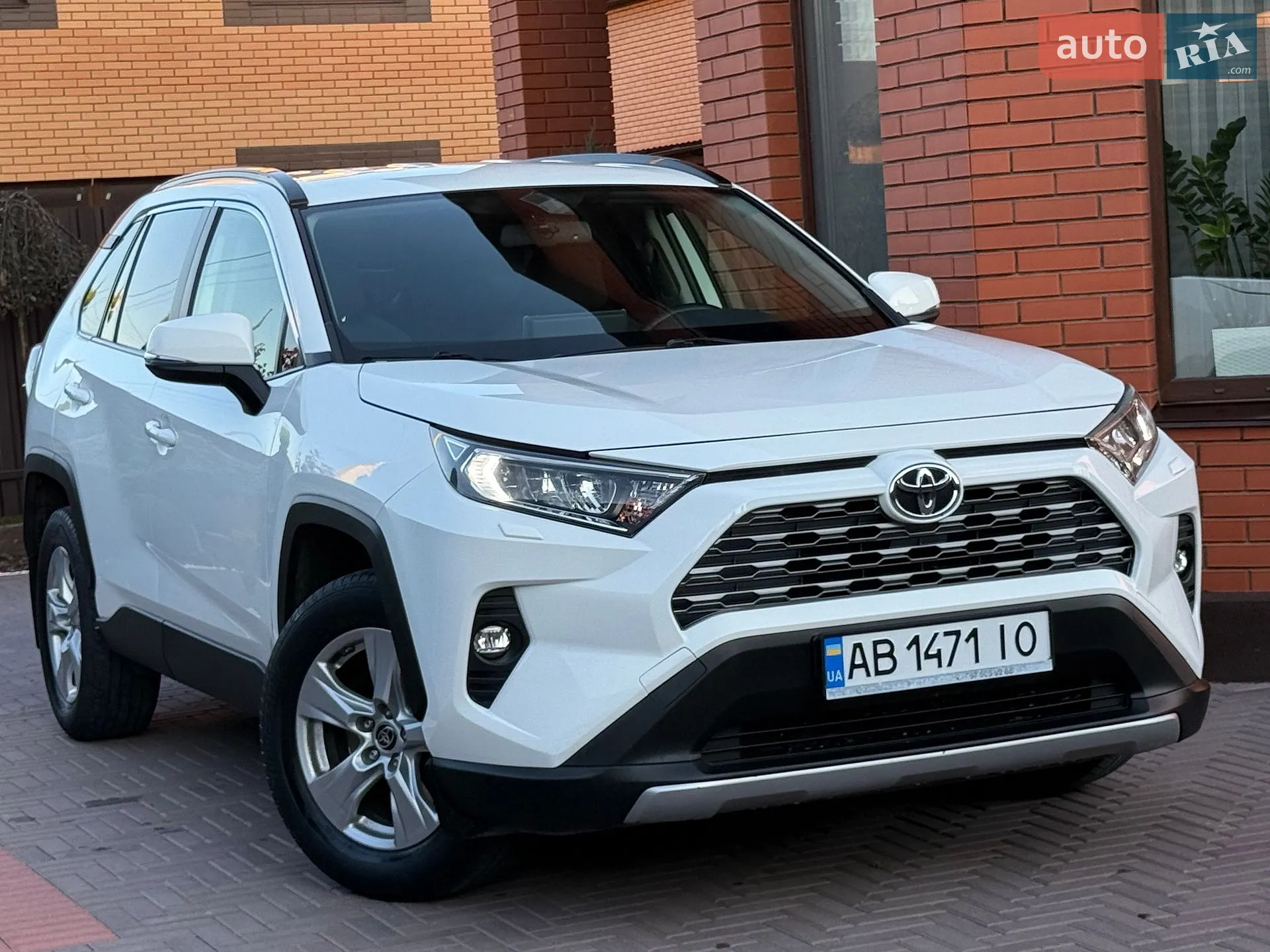 2019 Toyota RAV 4 - мініатюра 11