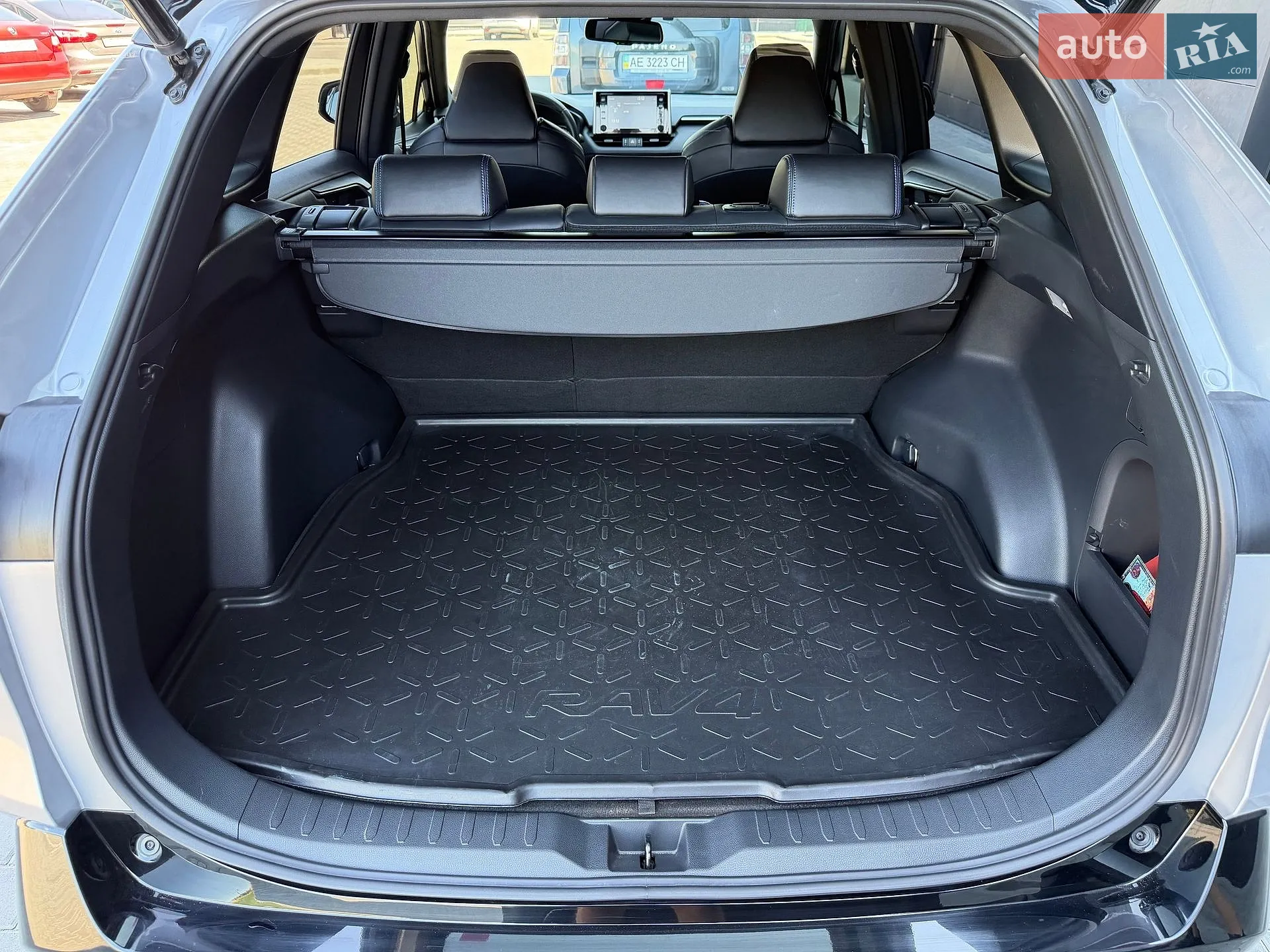 2020 Toyota RAV 4 - мініатюра 13