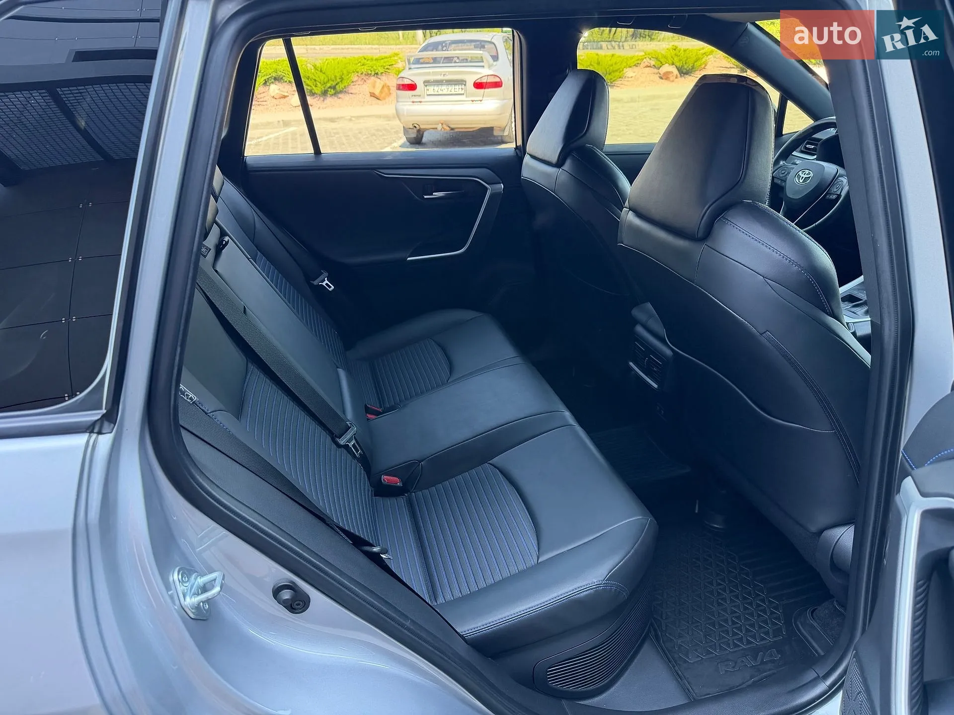 2020 Toyota RAV 4 - мініатюра 20