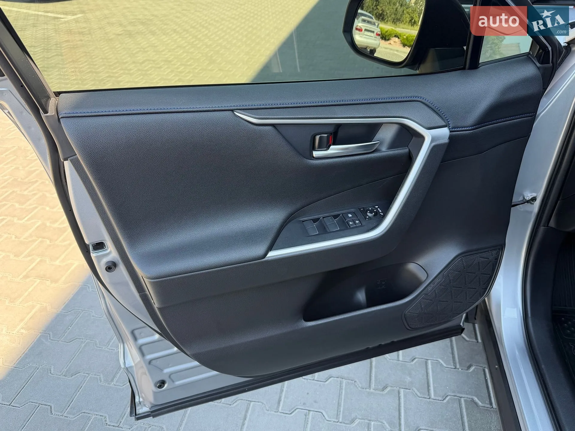 2020 Toyota RAV 4 - мініатюра 24