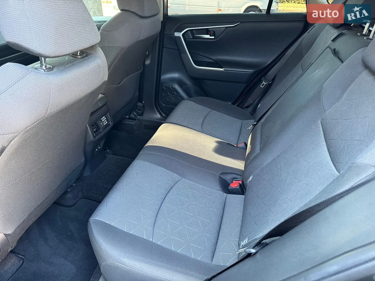 2019 Toyota RAV 4 - мініатюра 26