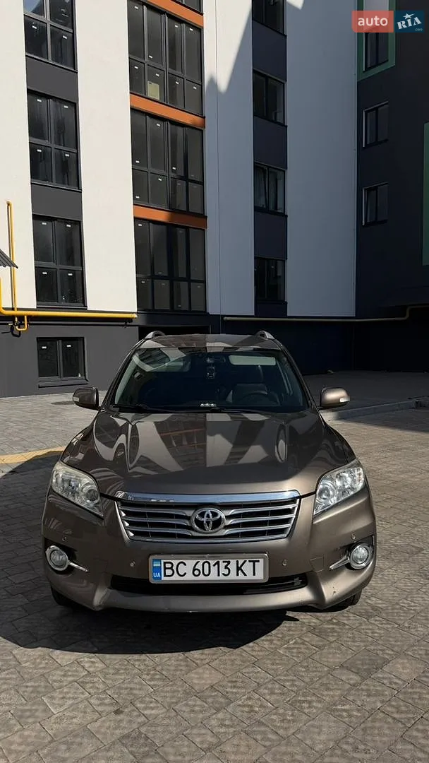 2010 Toyota RAV 4 - фото 1