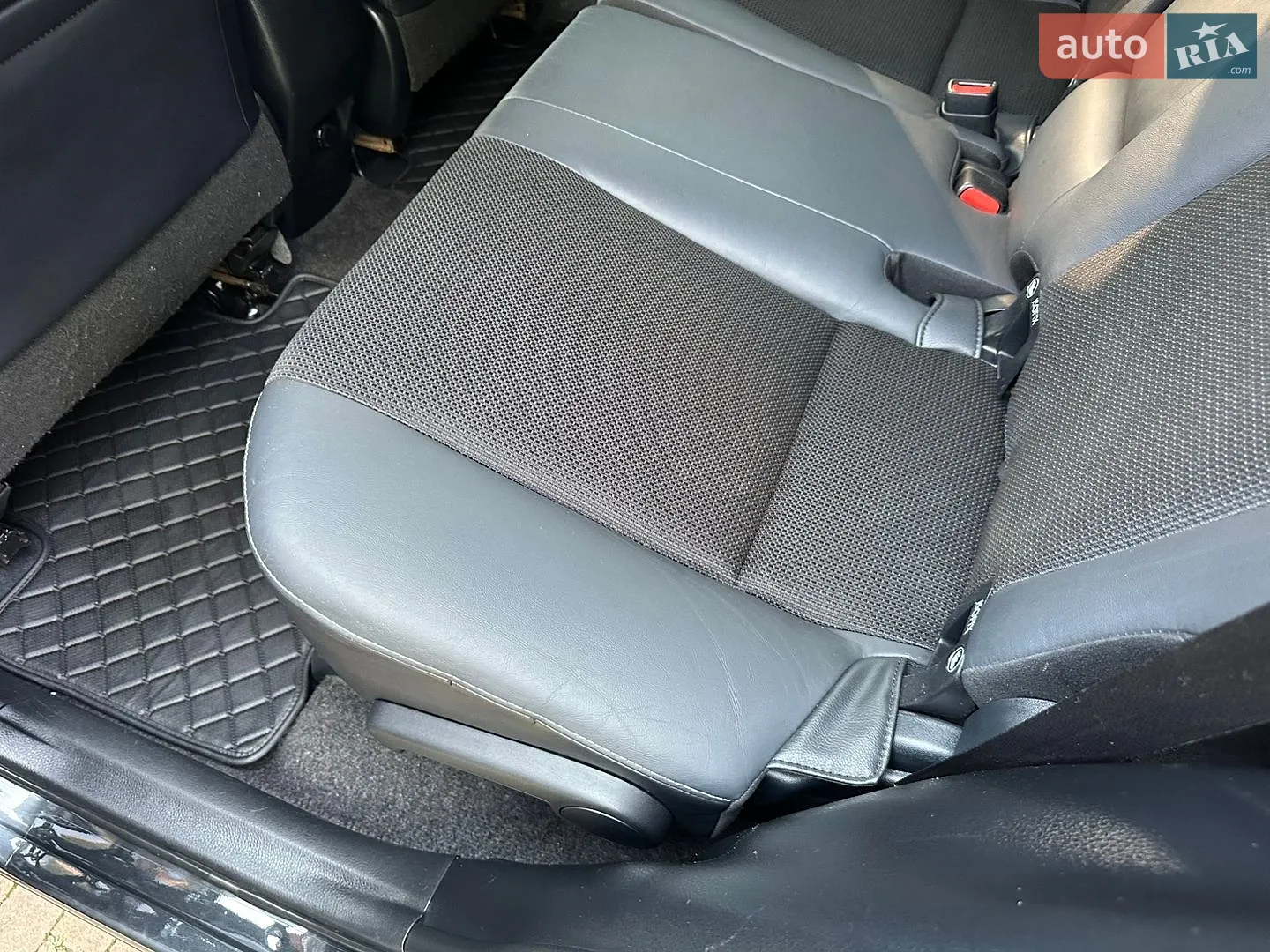 2016 Toyota RAV 4 - мініатюра 101