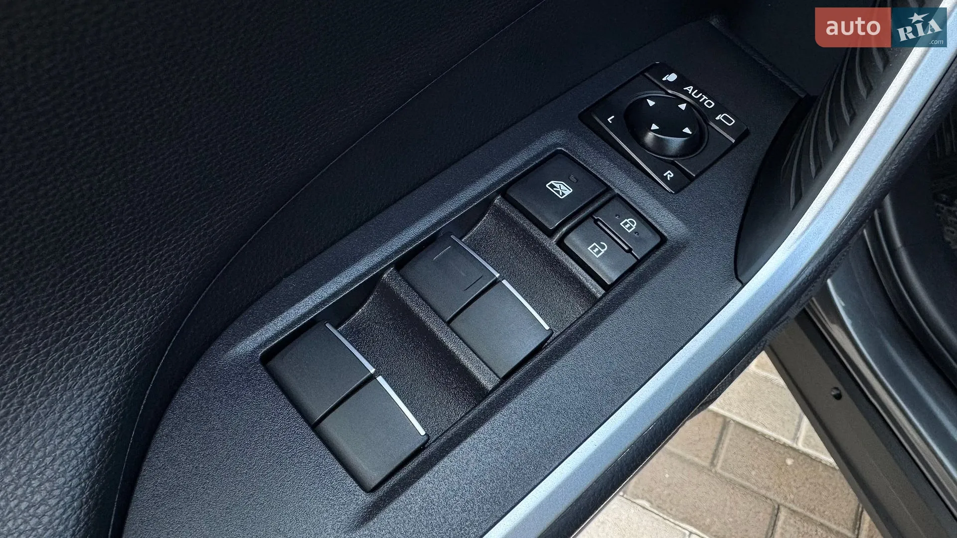 2019 Toyota RAV 4 - мініатюра 27