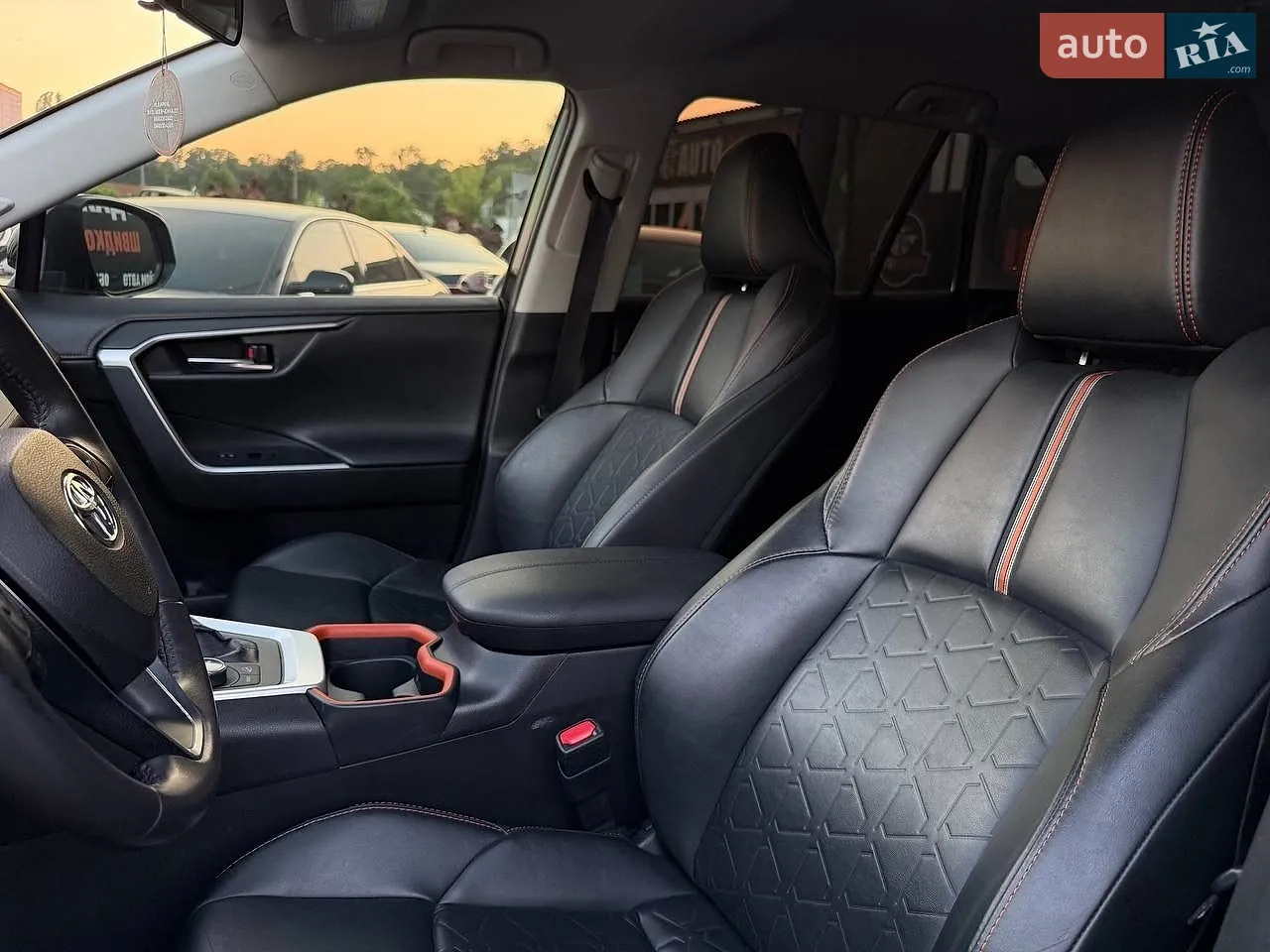 2019 Toyota RAV 4 - мініатюра 12