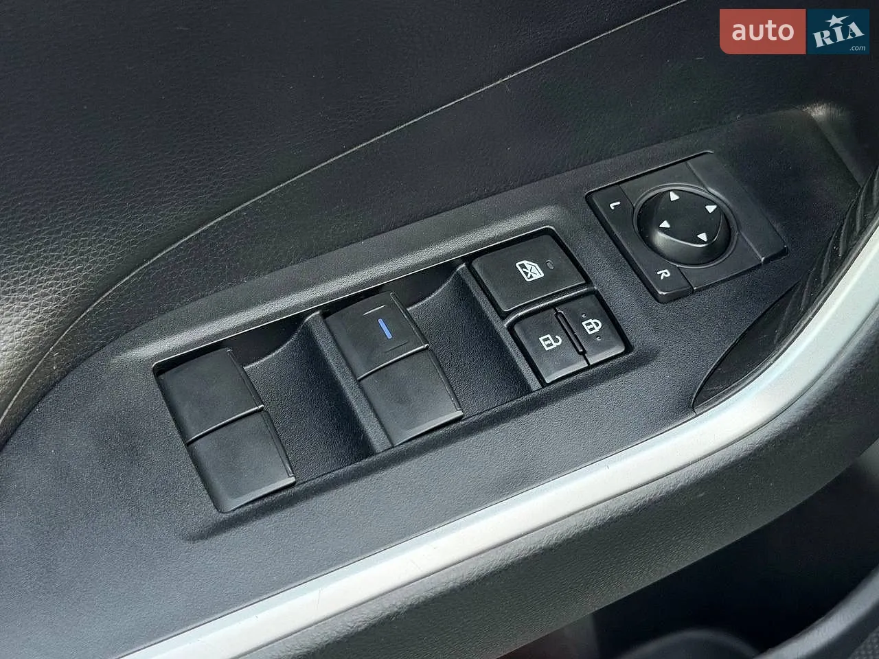 2019 Toyota RAV 4 - мініатюра 15