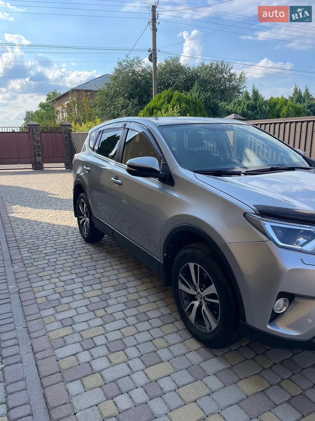 2017 Toyota RAV 4 - фото 1