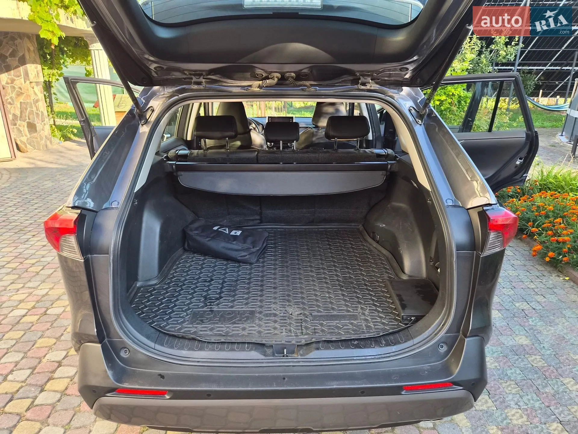 2019 Toyota RAV 4 - мініатюра 18