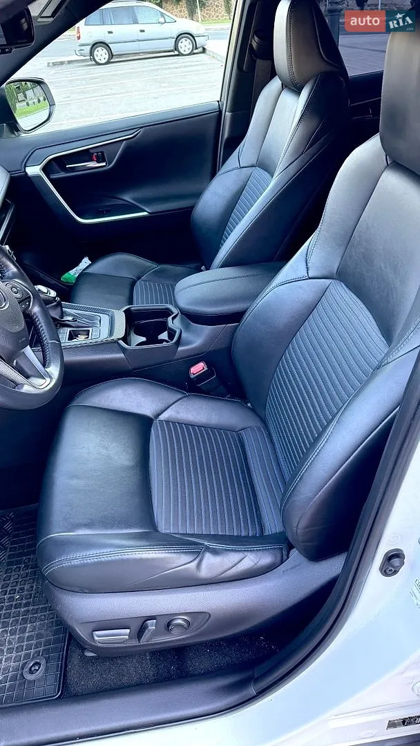 2019 Toyota RAV 4 - мініатюра 16