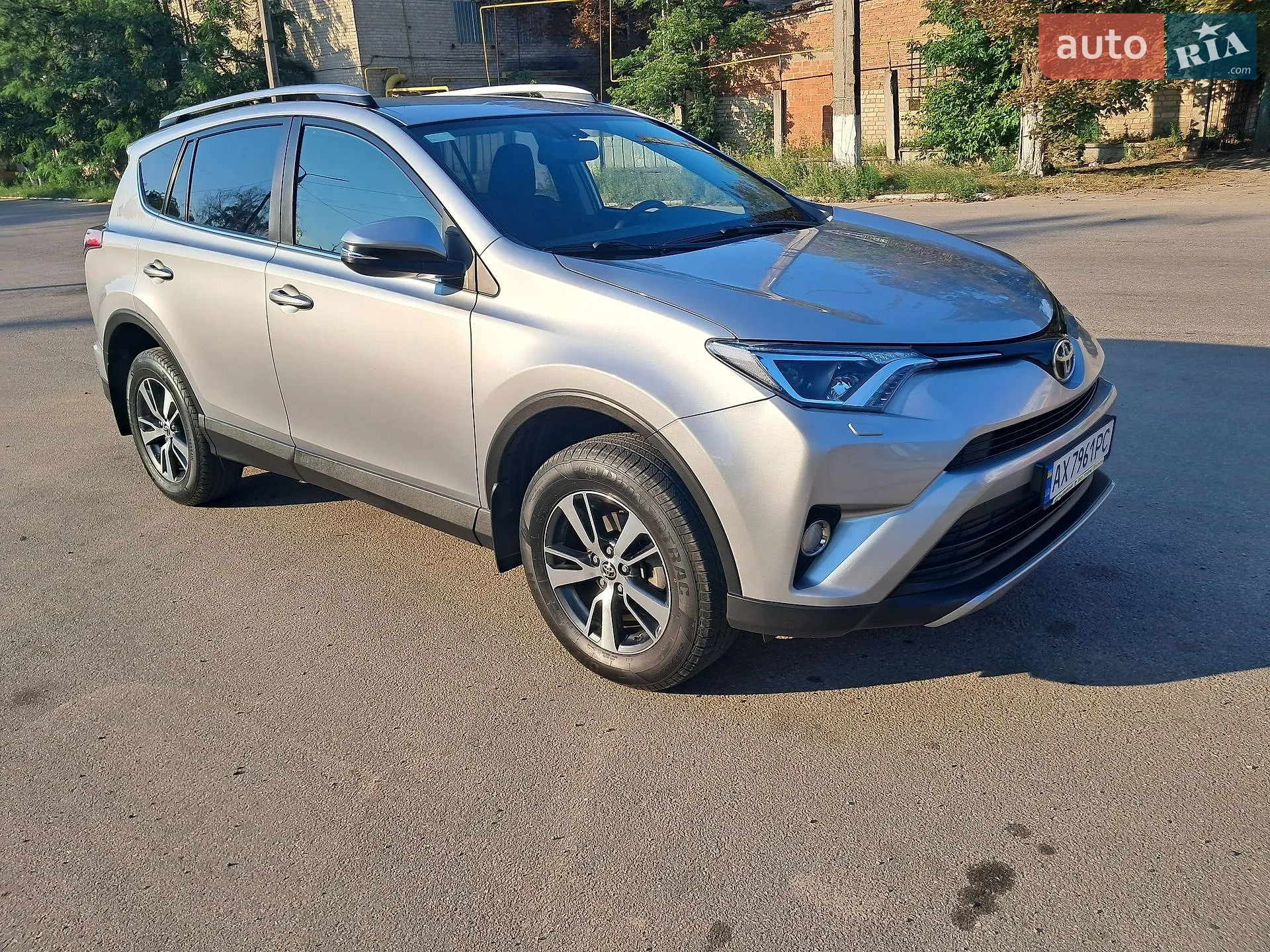 2017 Toyota RAV 4 - фото 1