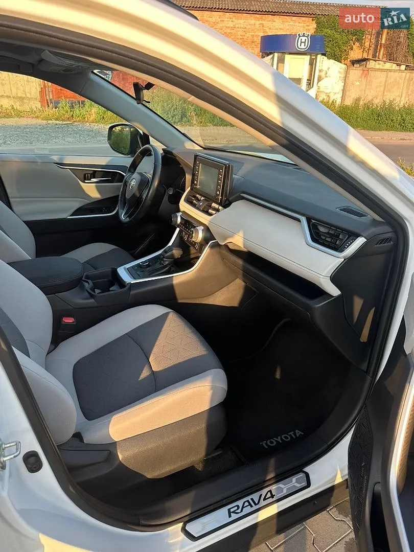 2019 Toyota RAV 4 - мініатюра 16