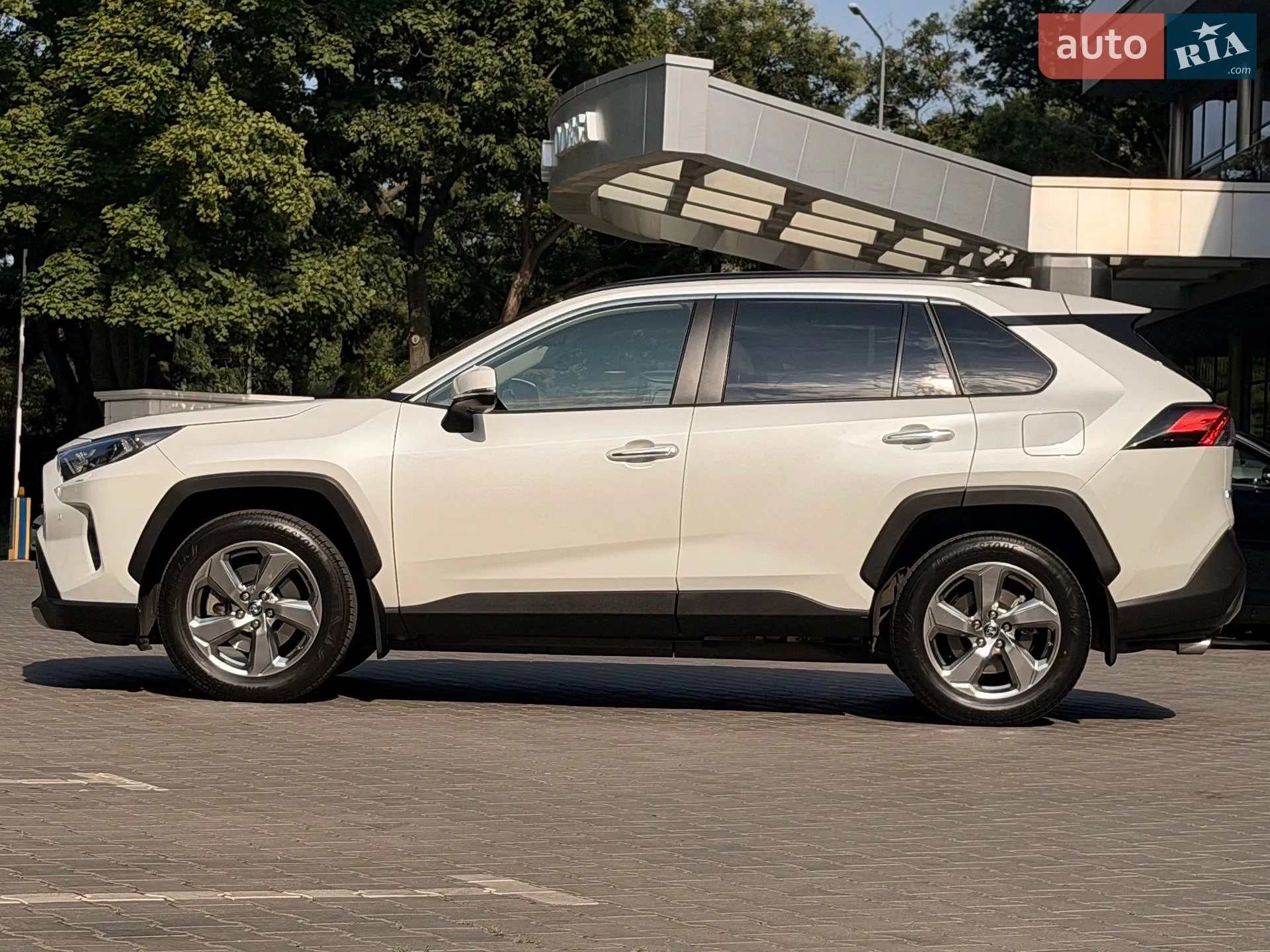 2020 Toyota RAV 4 - мініатюра 3