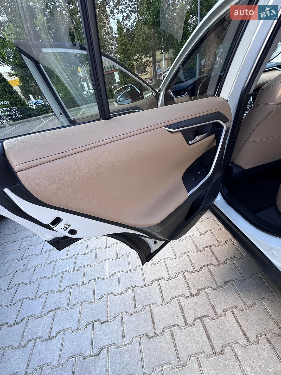 2020 Toyota RAV 4 - мініатюра 18