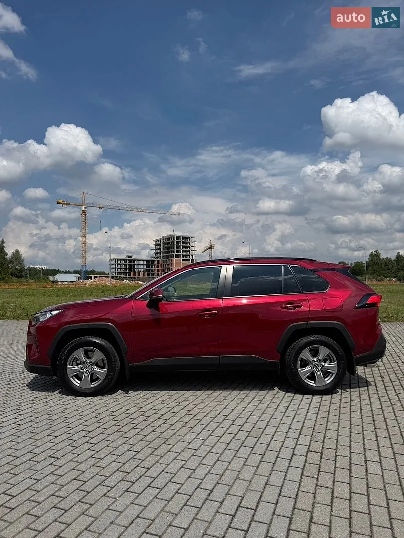 2022 Toyota RAV 4 - мініатюра 11