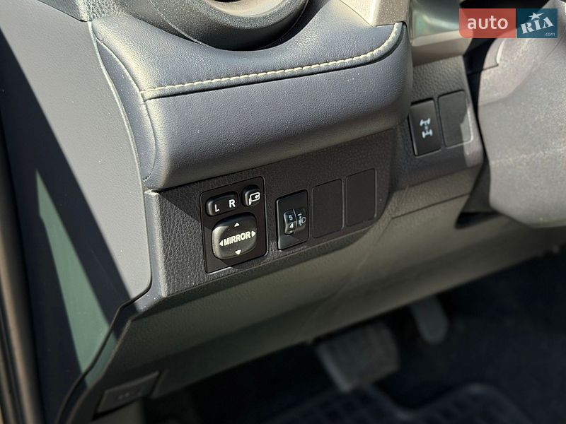 Внедорожник / Кроссовер Toyota RAV4 2017 в Шептицькому