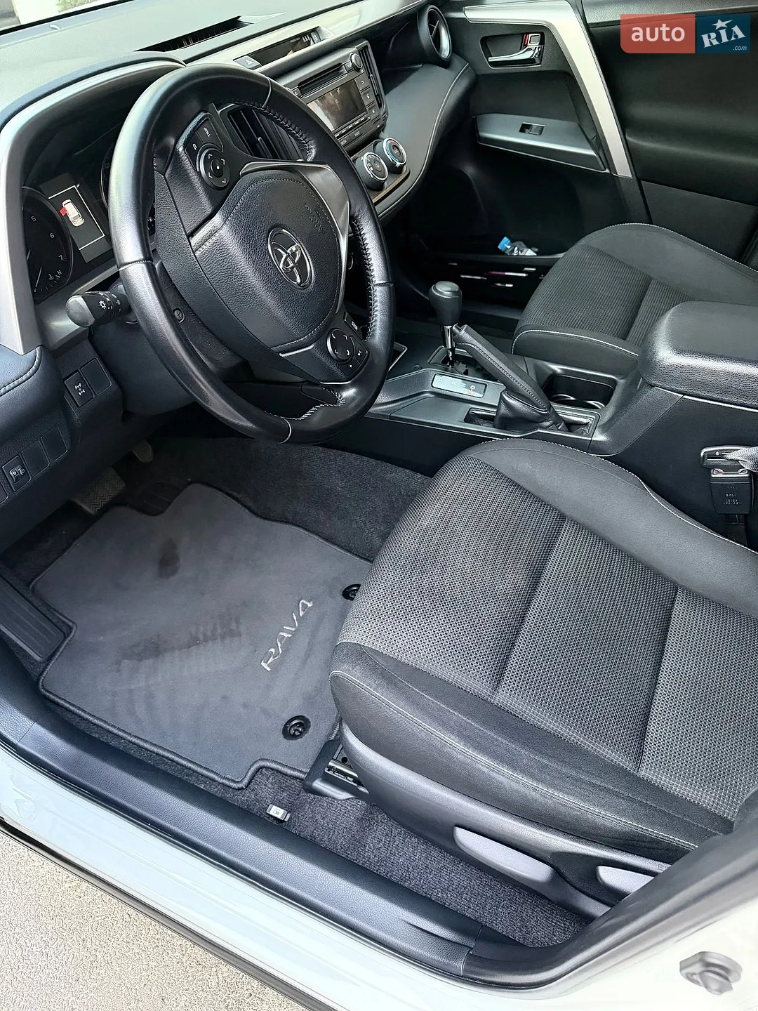 2016 Toyota RAV 4 - мініатюра 9