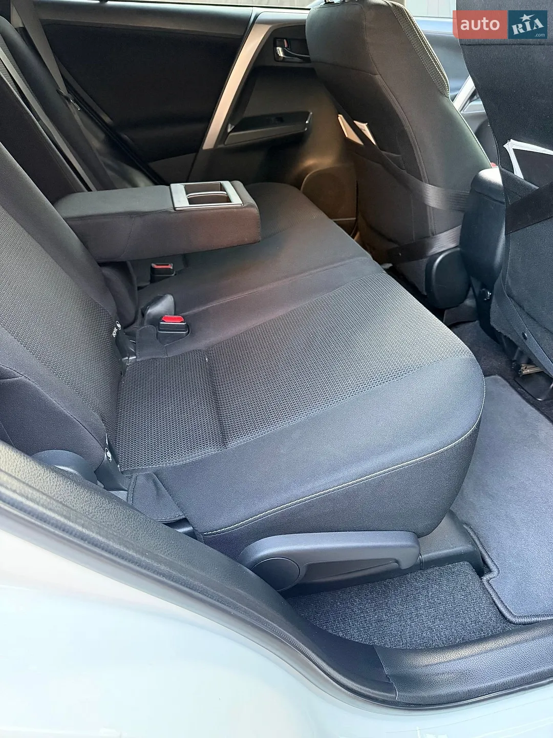 2016 Toyota RAV 4 - мініатюра 12
