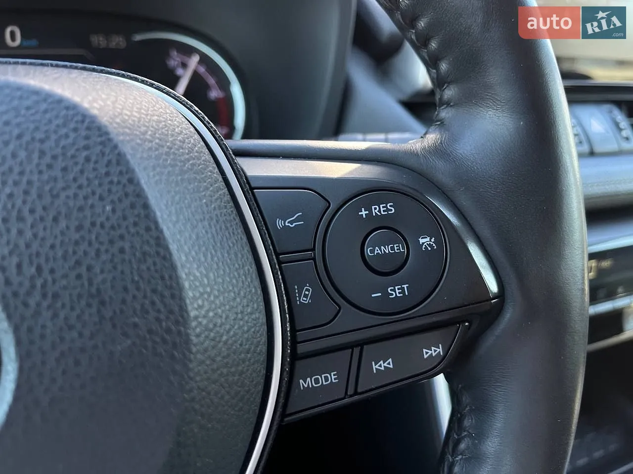 2019 Toyota RAV 4 - мініатюра 21