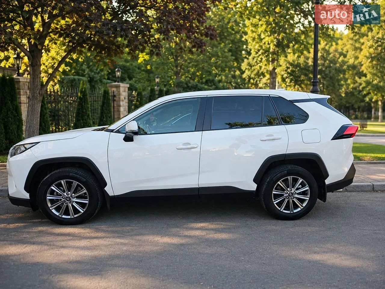 2019 Toyota RAV 4 - мініатюра 32