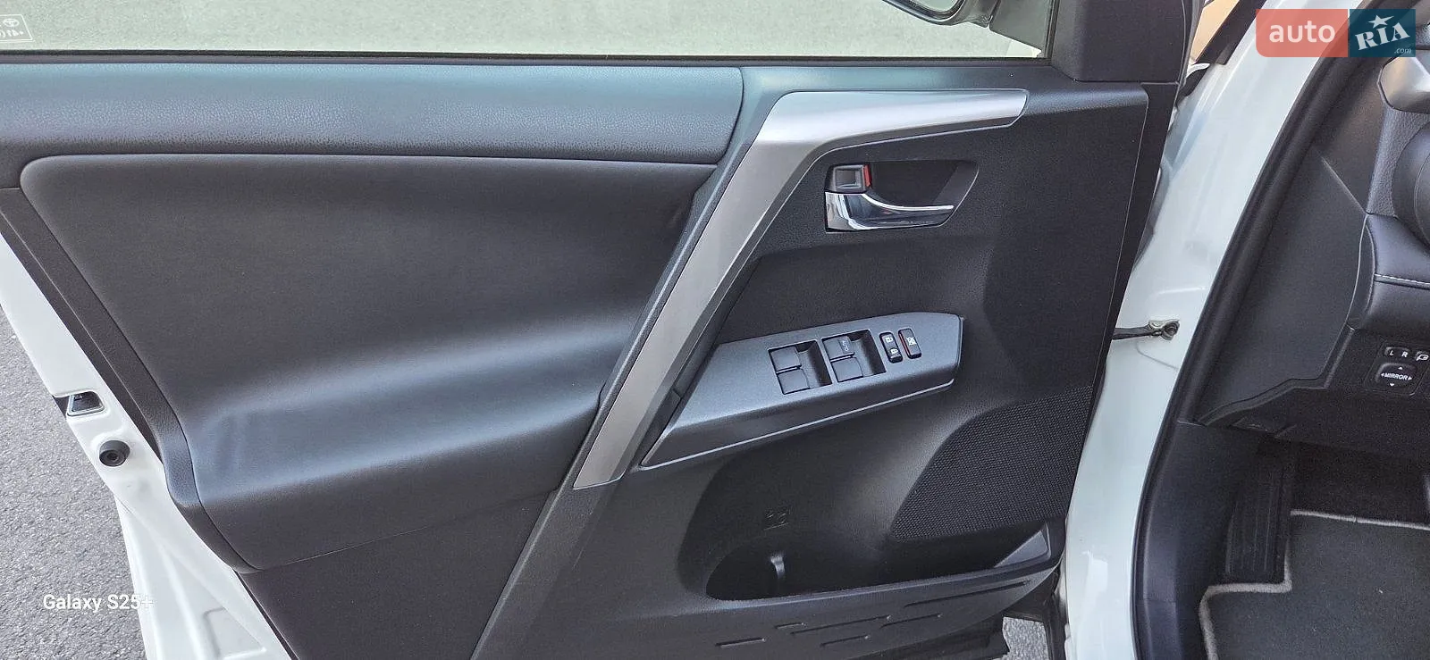 2016 Toyota RAV 4 - мініатюра 18