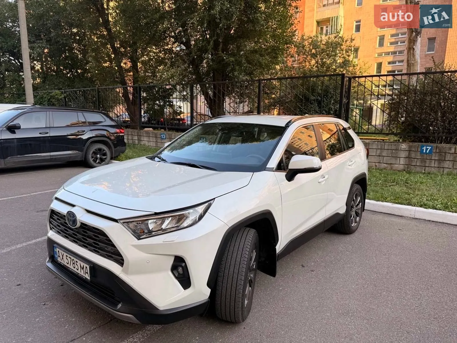 2022 Toyota RAV 4 - мініатюра 7