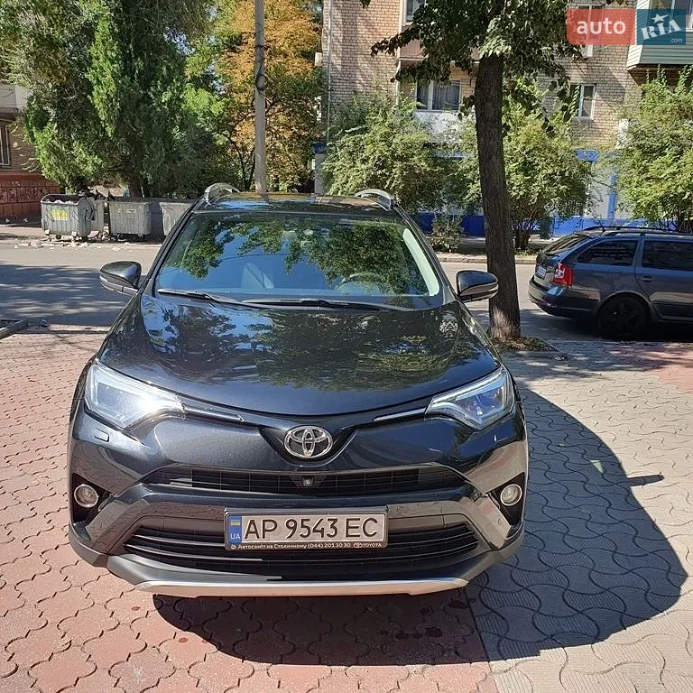 2016 Toyota RAV 4 - фото 1