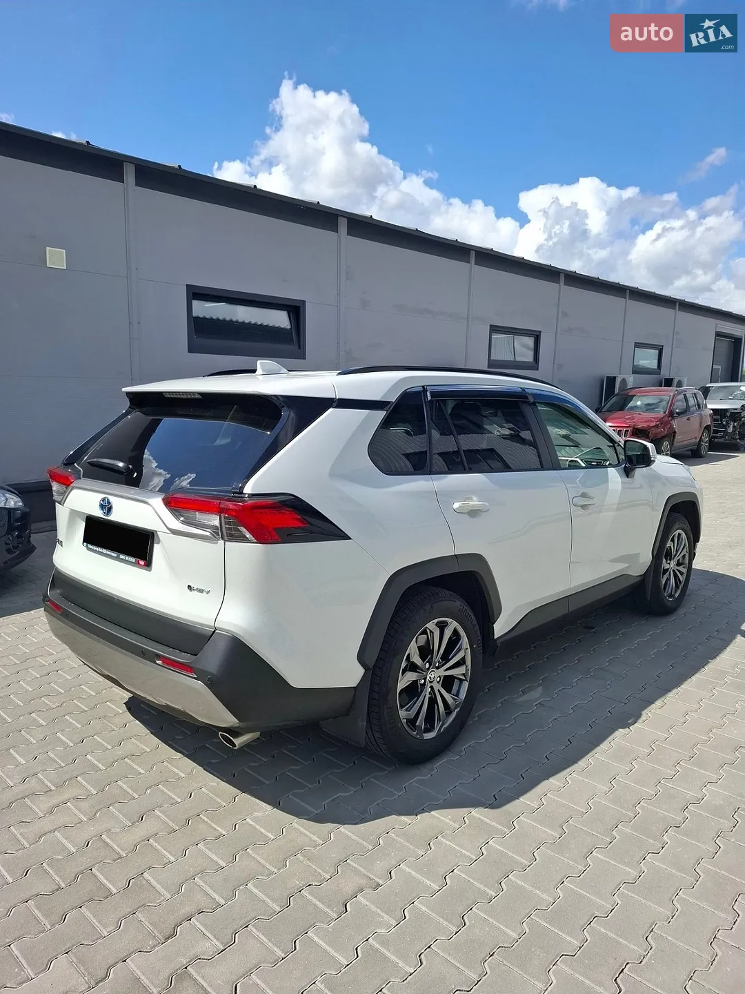2025 Toyota RAV 4 - фото 1