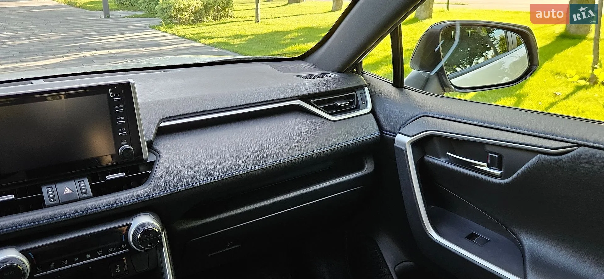 2019 Toyota RAV 4 - мініатюра 30