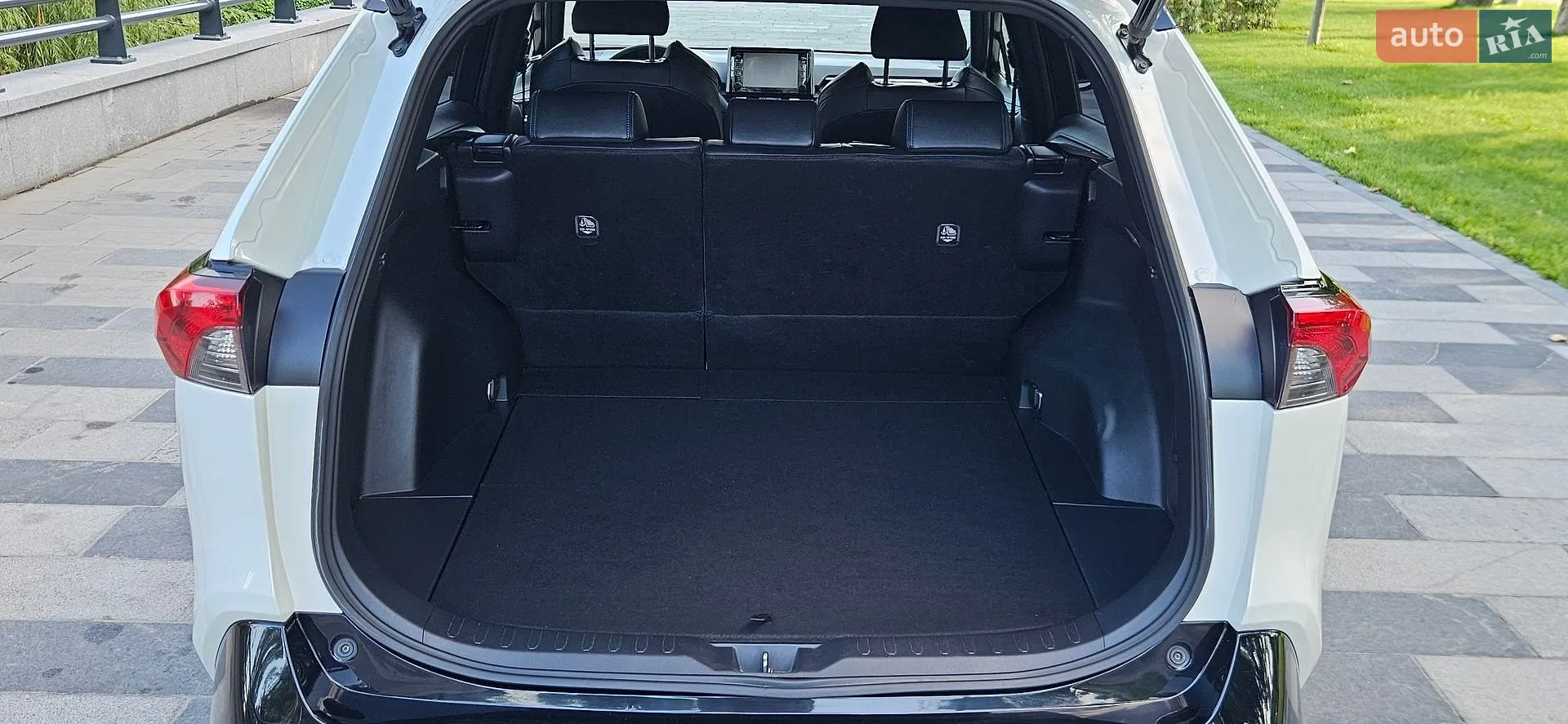 2019 Toyota RAV 4 - мініатюра 39