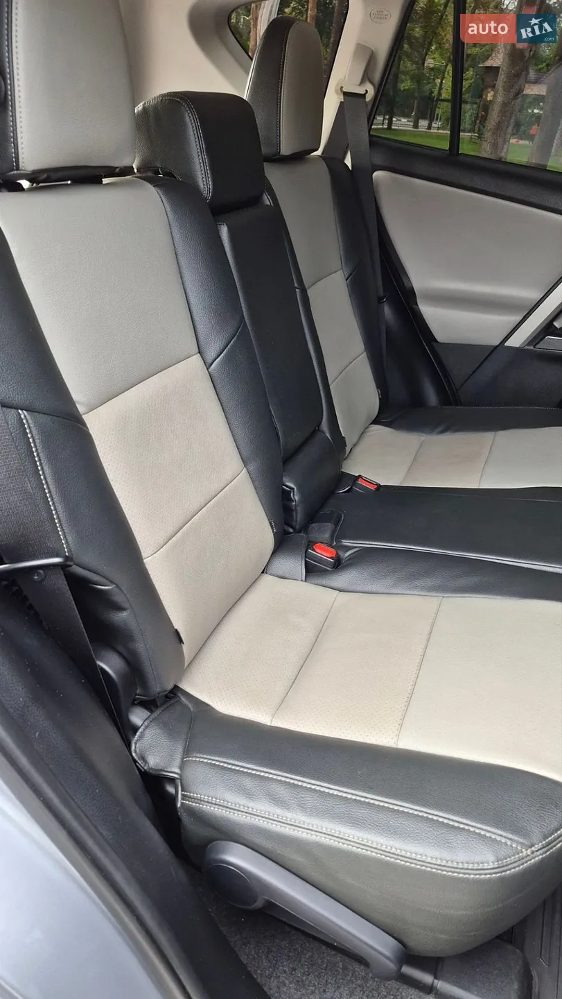 2017 Toyota RAV 4 - мініатюра 6