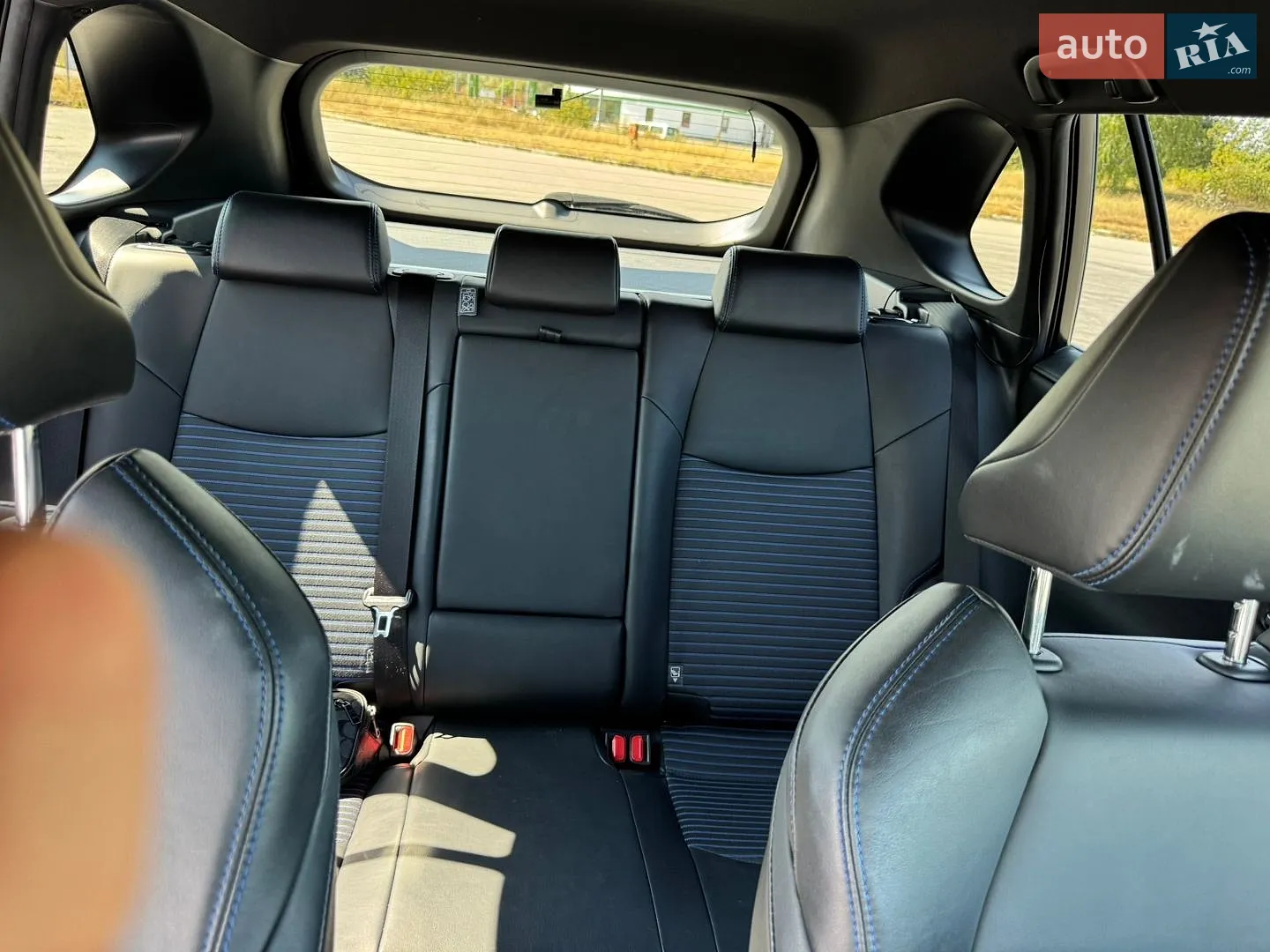 2021 Toyota RAV 4 - мініатюра 17