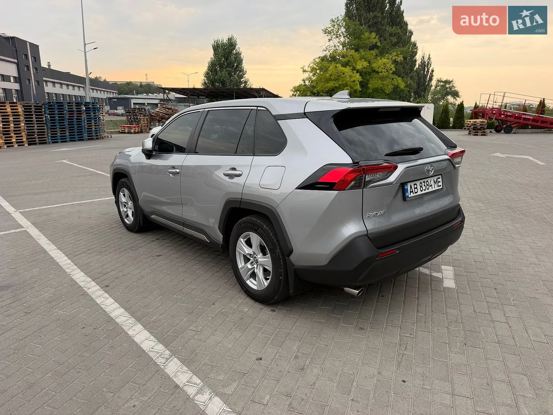 2021 Toyota RAV 4 - мініатюра 3