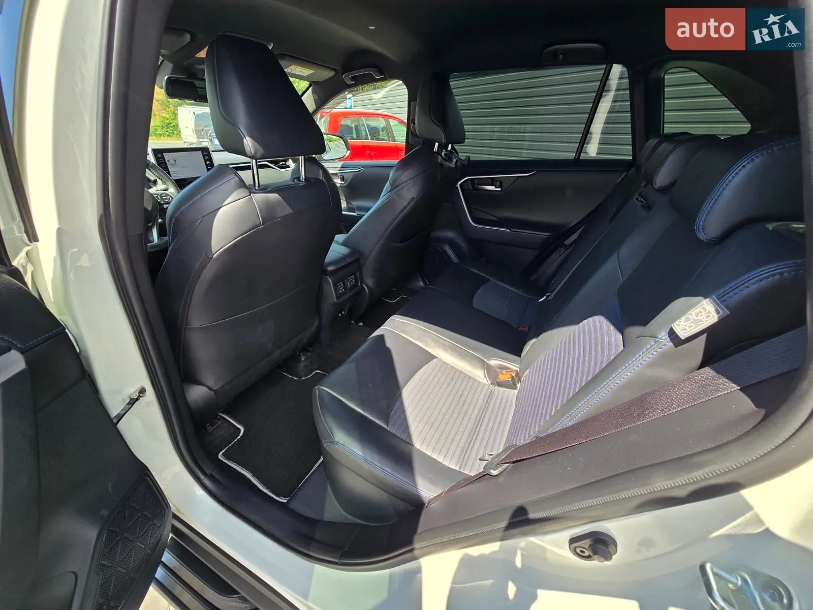 2019 Toyota RAV 4 - мініатюра 21