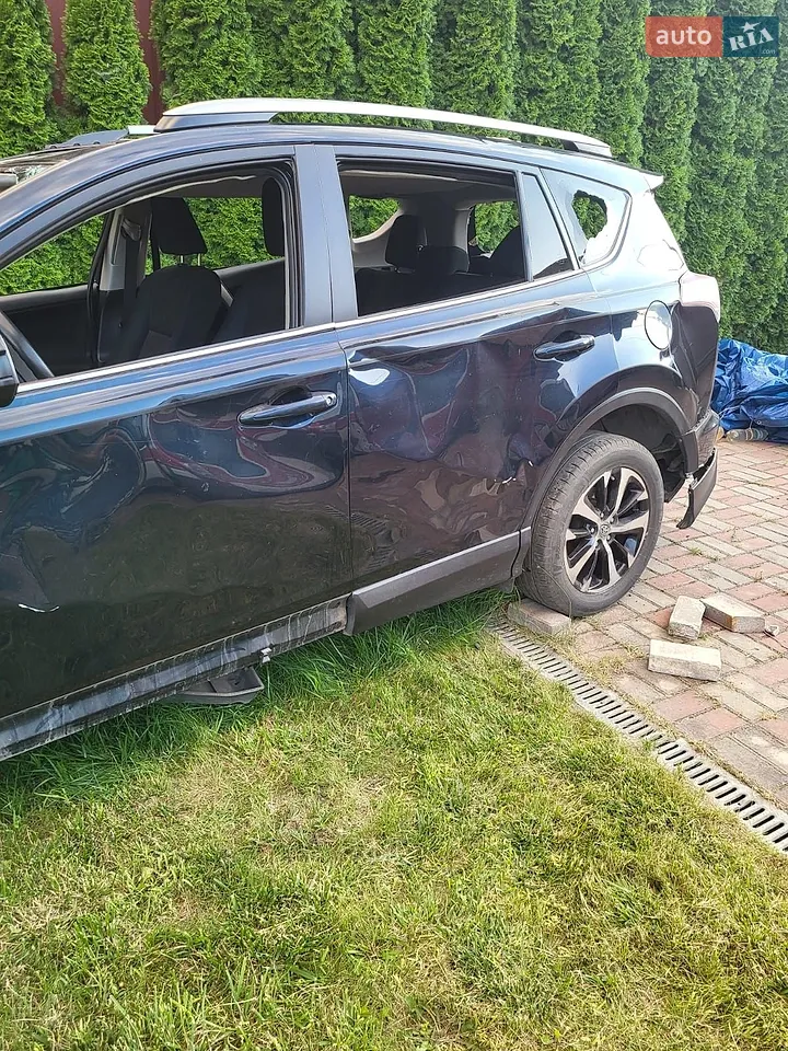 2017 Toyota RAV 4 - мініатюра 3